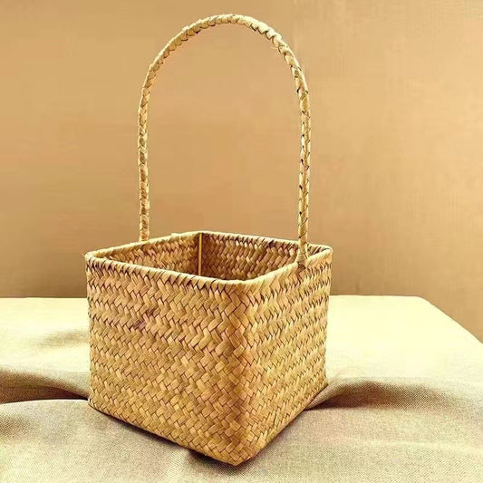 Straw Hand-Held Storage Basket