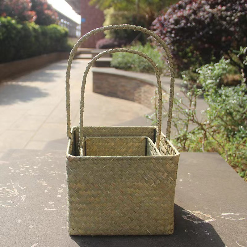 Straw Hand-Held Storage Basket