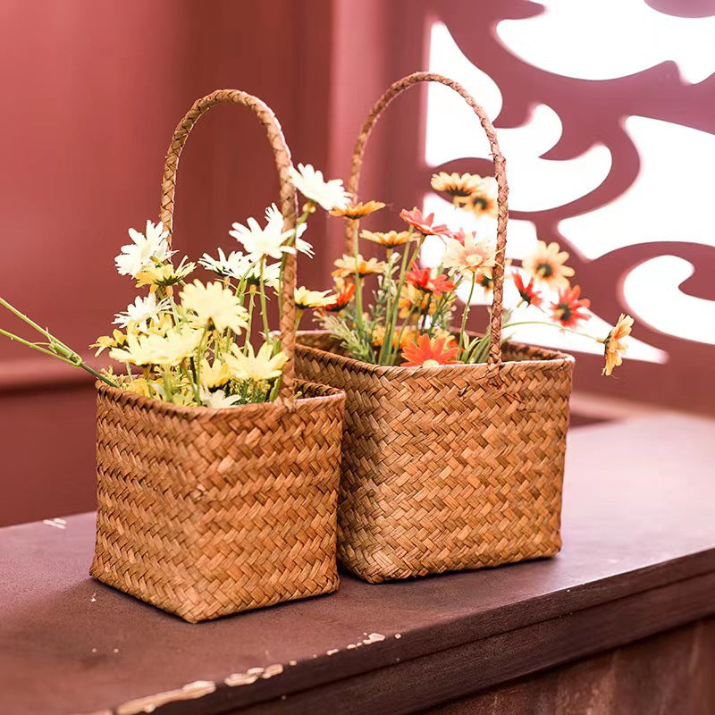 Straw Hand-Held Storage Basket